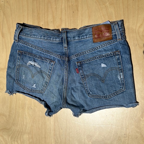 Levi’s Jean Shorts - Picture 2 of 2